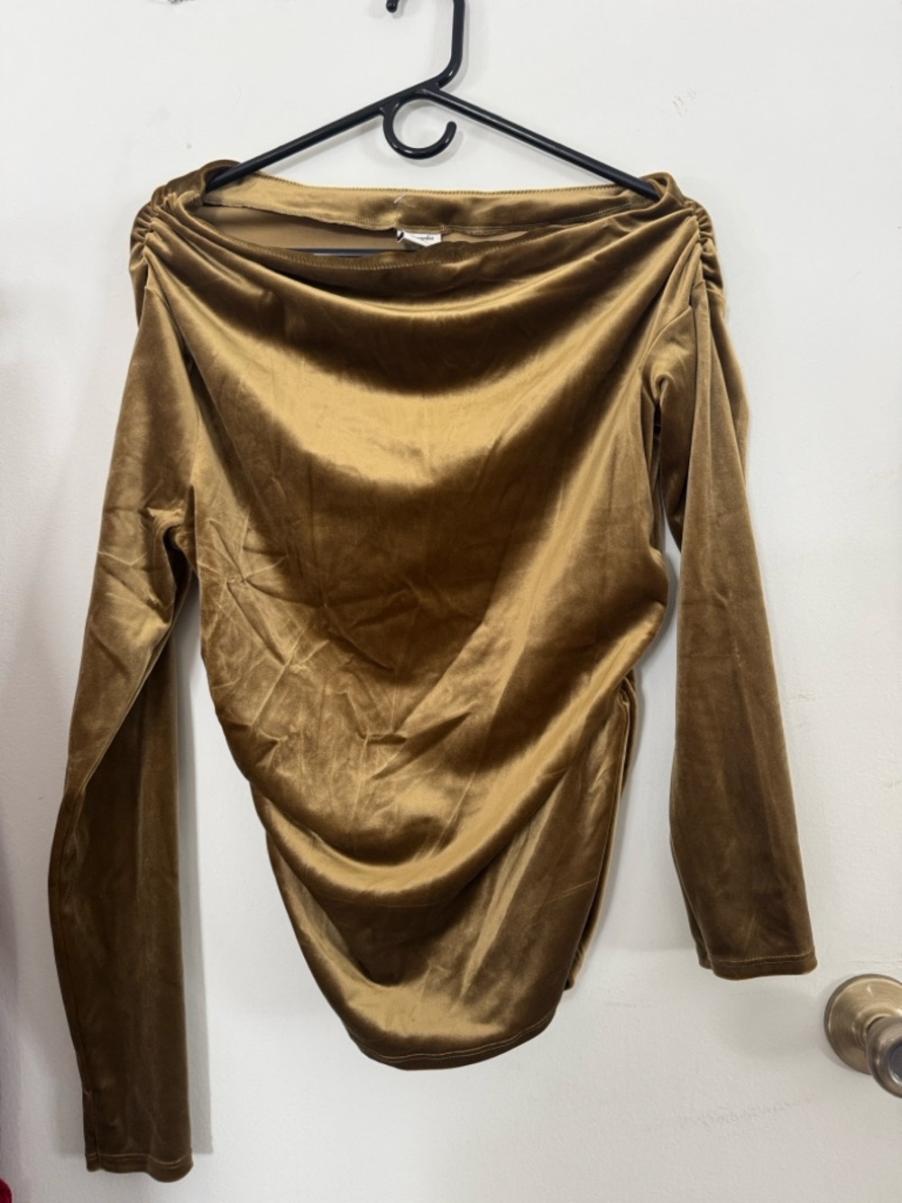 Abercrombie & Fitch Velvet Long-Sleeve Top in Olive